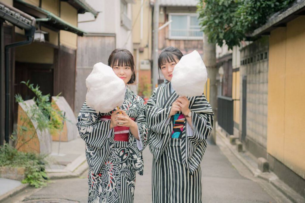 浴衣で街歩きを楽しむ・岡山市の着付け屋さんKroom